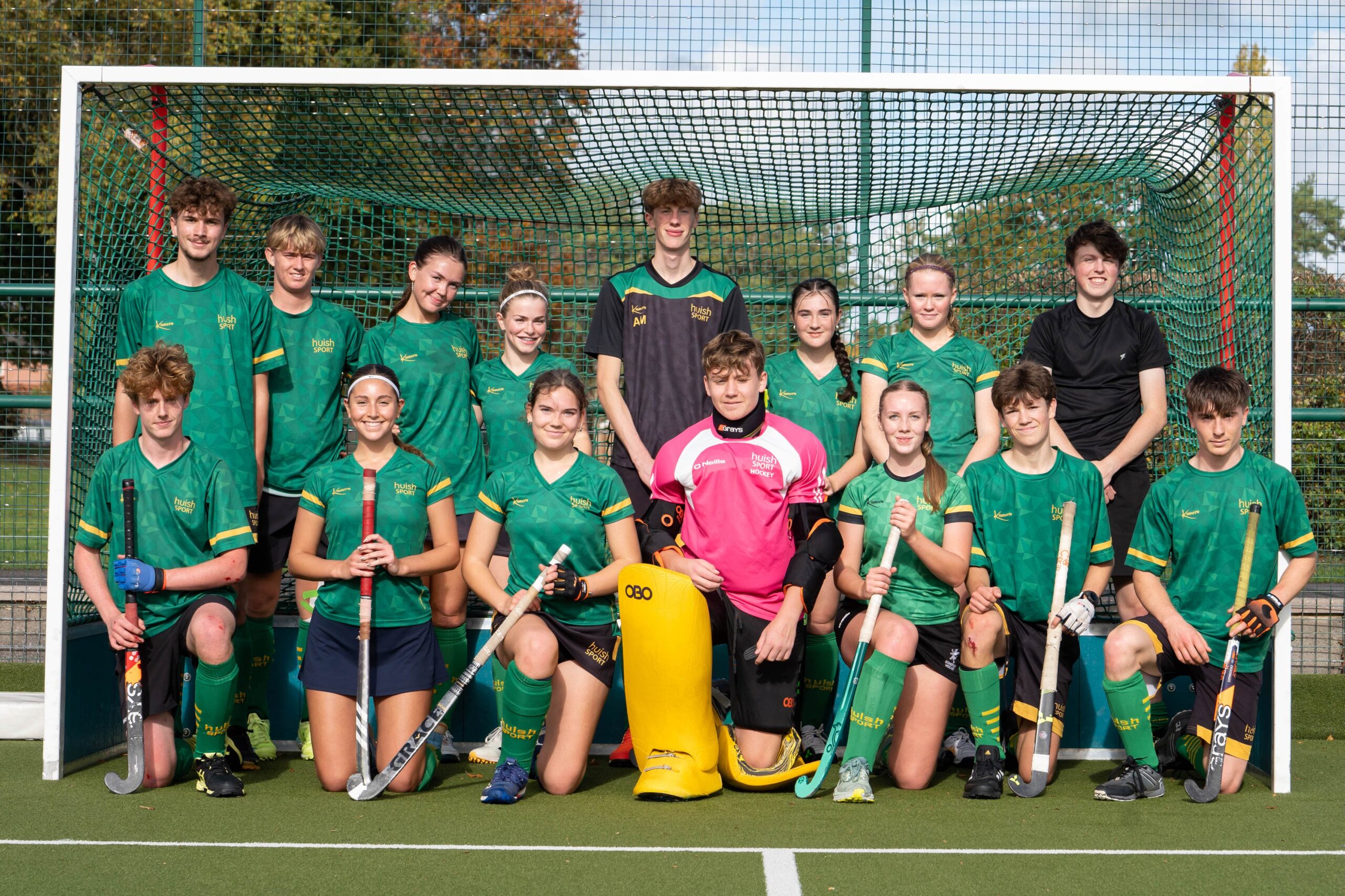 Mixed Hockey team in huish kit